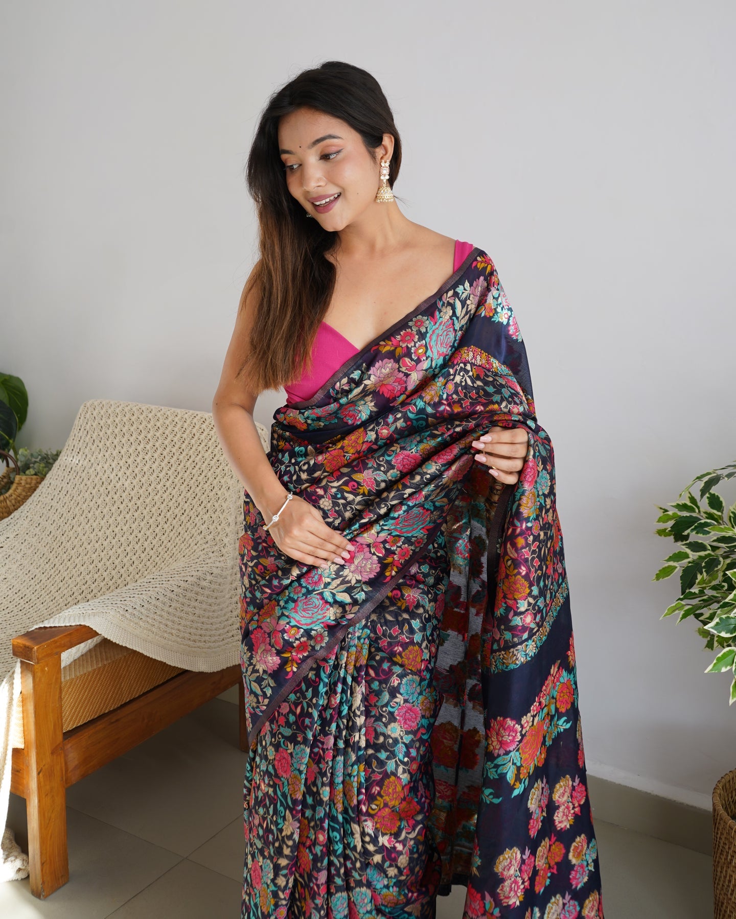 Women Silk Saree with Contrast Border