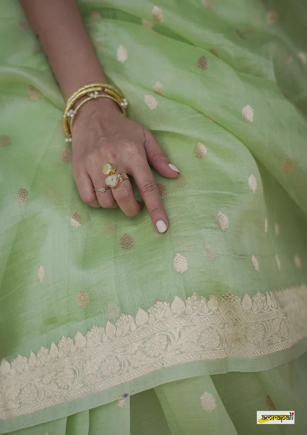 Women's Kanjivaram Soft Pure Silk Banarasi Sarees With Blouse Piece
