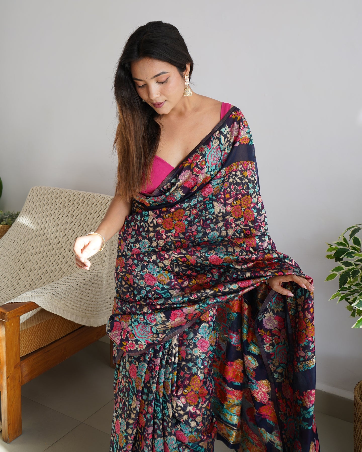 Women Silk Saree with Contrast Border