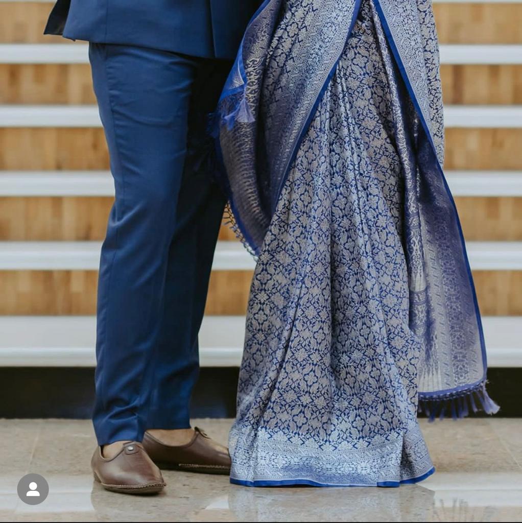 Women Banarasi Silk Saree with Contrast Border