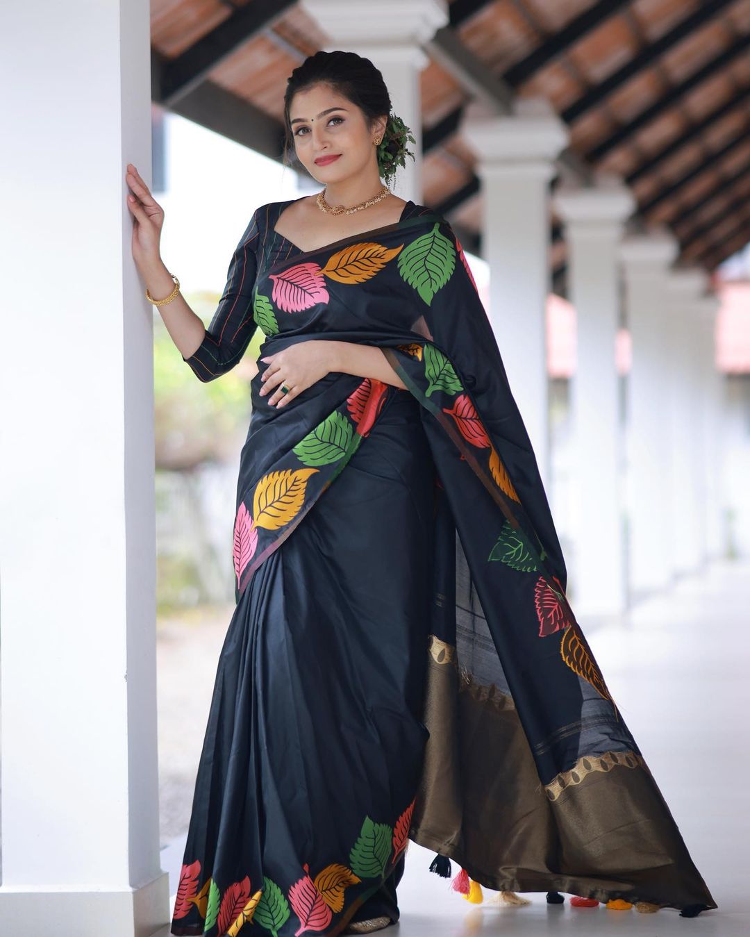 Beautiful Floral leaf Print Art Silk Saree With Golden Stunning Pallu Traditional Saree