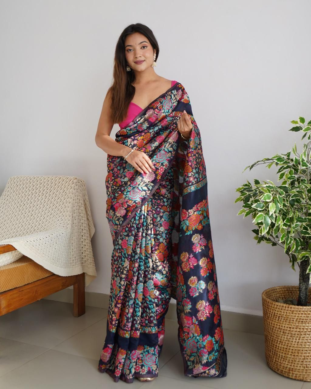 Women Silk Saree with Contrast Border