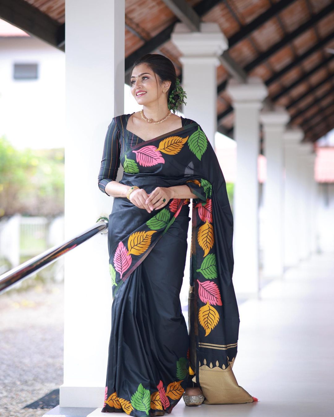 Beautiful Floral leaf Print Art Silk Saree With Golden Stunning Pallu Traditional Saree