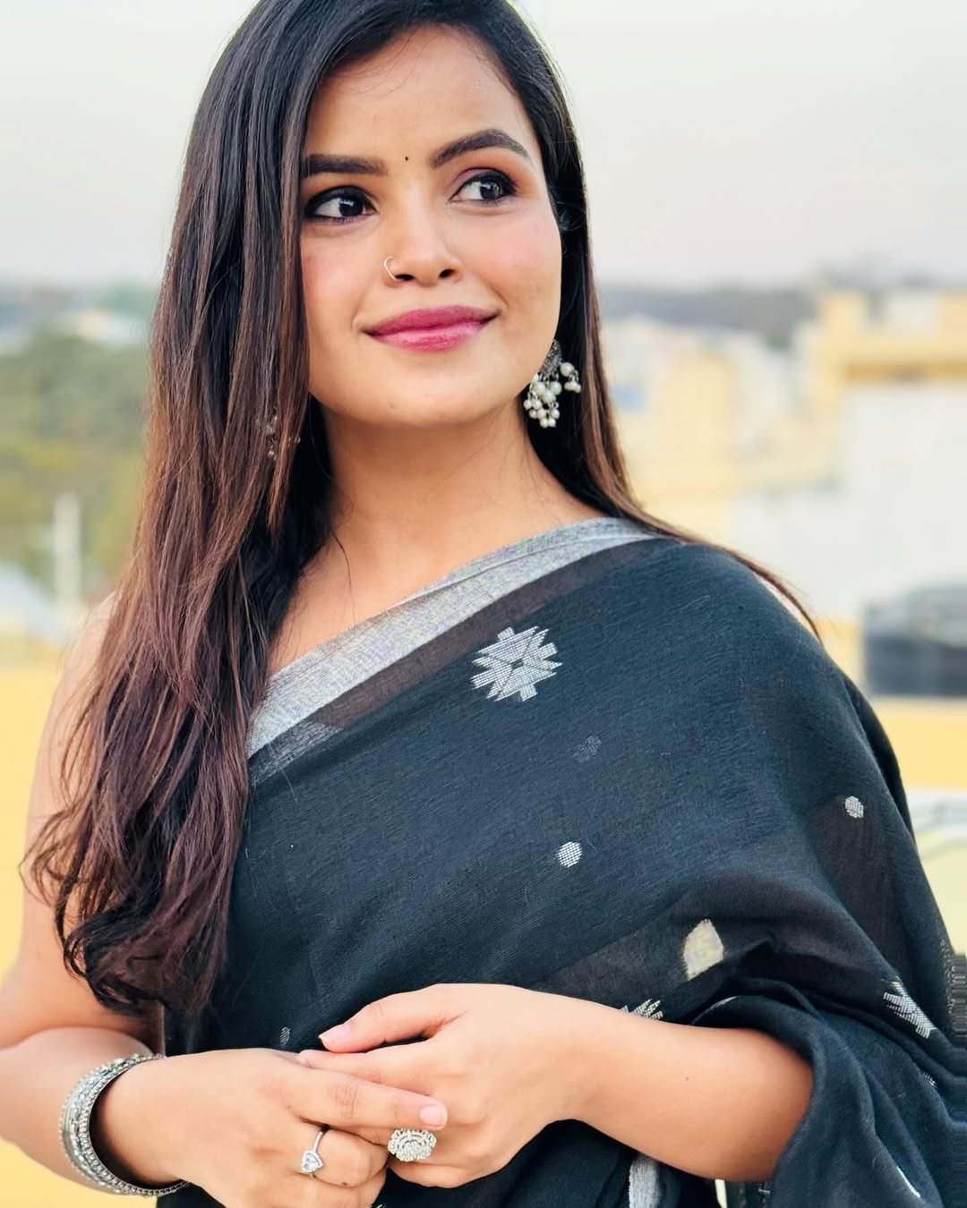 Women's Black Saree with Silver Woven Motifs