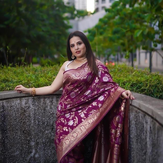 Royal Banarasi Silk Saree with Rich Zari Weaving – Purple & Rose Gold