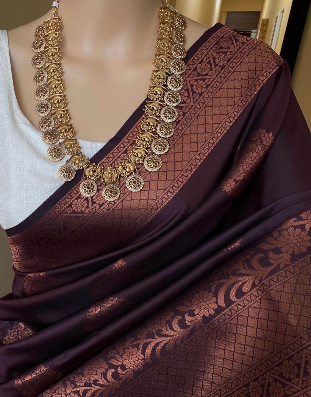 Women Kanjeevaram Saree with Floral Woven Motifs & Contrast Border