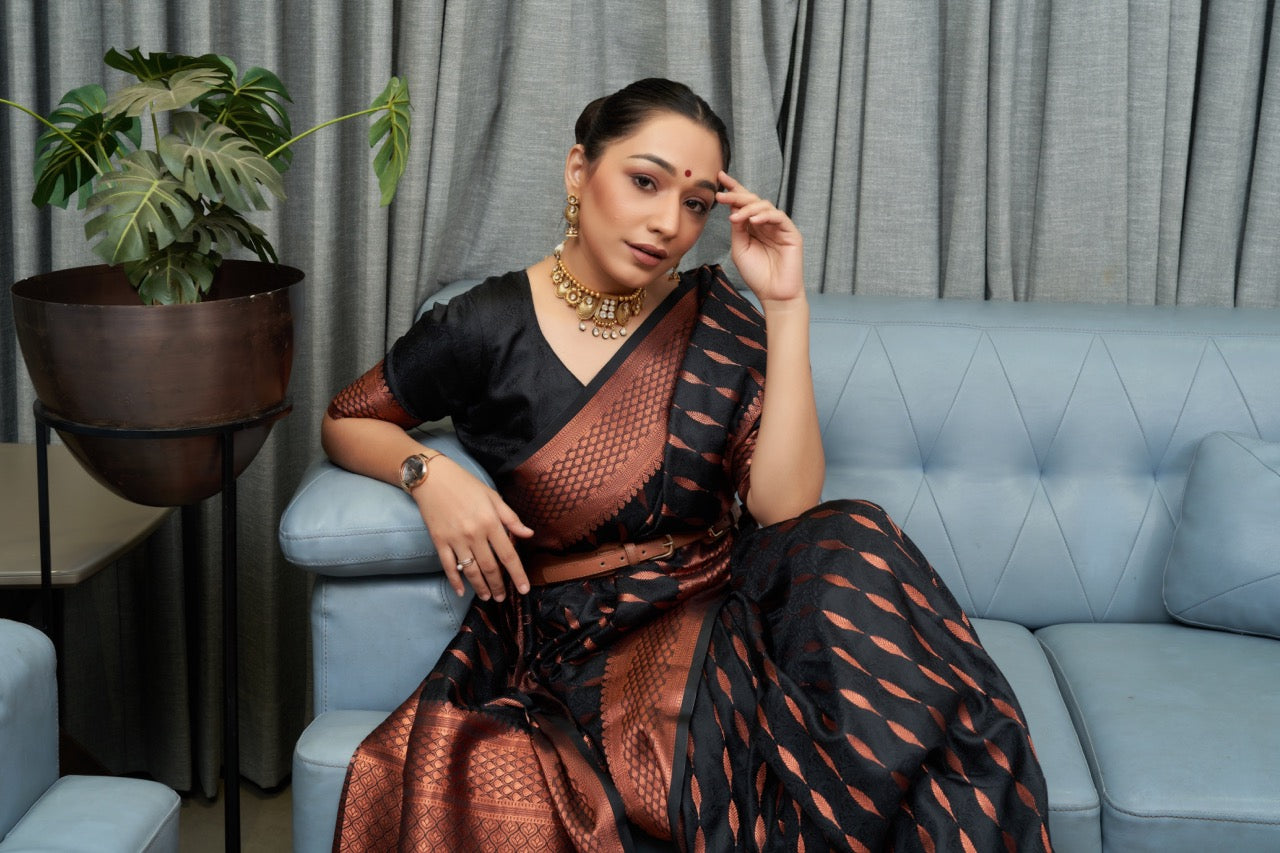 Woven Saree with Contrast Border
