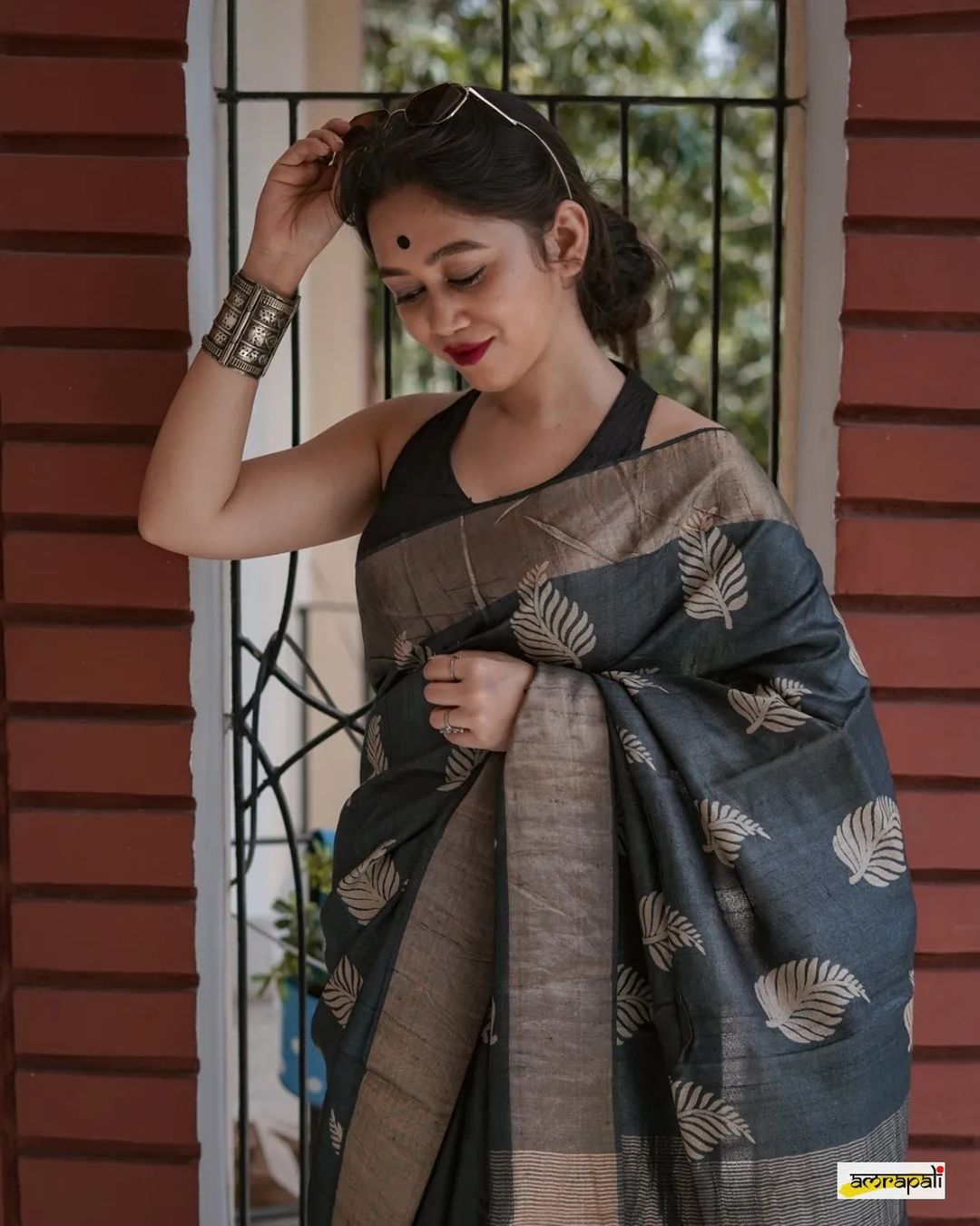Women's Charcoal Grey Silk Saree with Golden Leaf Motifs