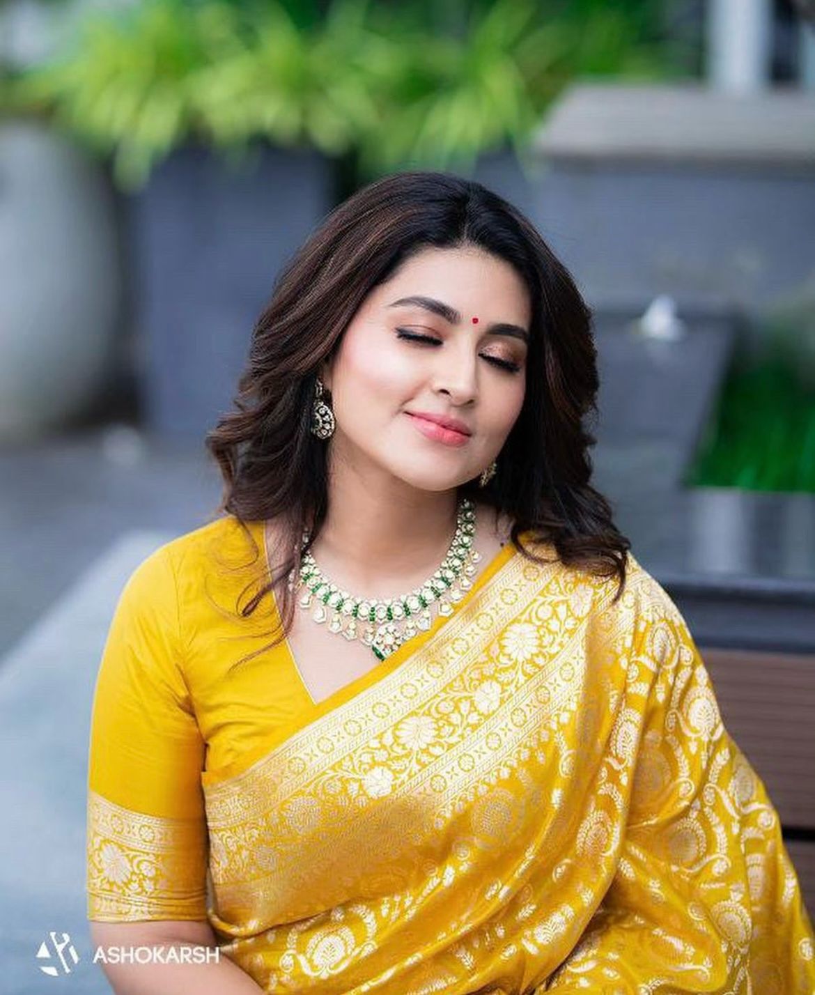 Self Design, Woven Banarasi Jacquard Saree (Yellow)