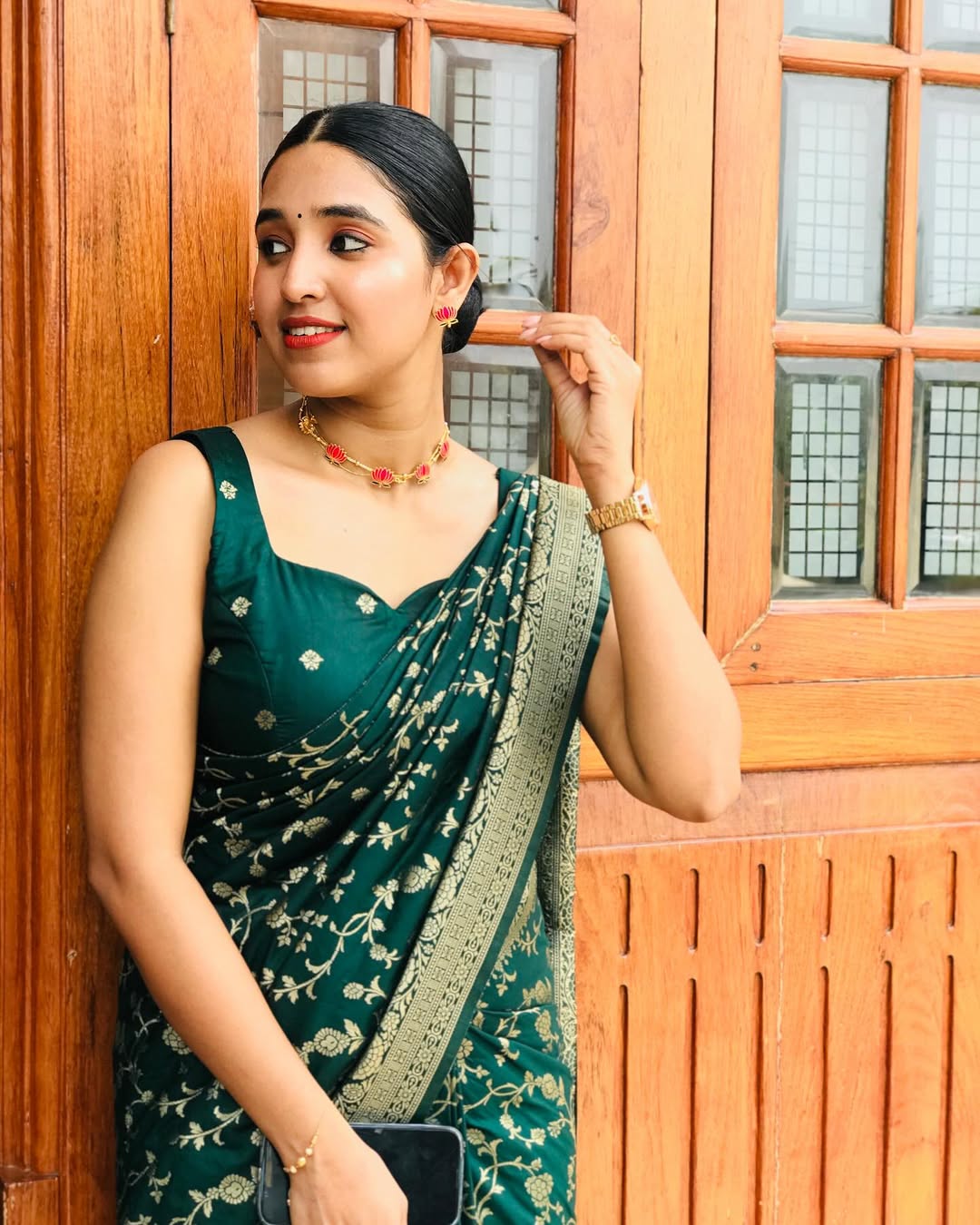 Women's Dark Green Silk Blend Saree with Golden Floral Woven Design & Rich Zari Border