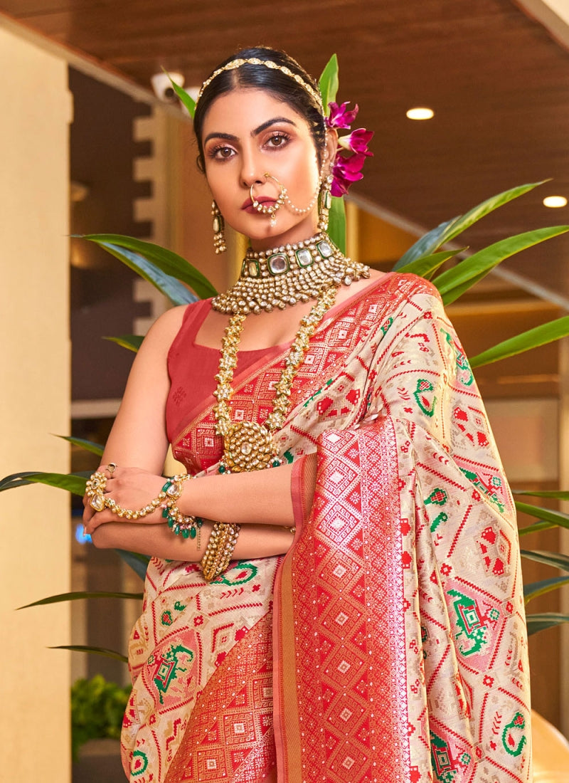 Women Printed Saree with Contrast Border