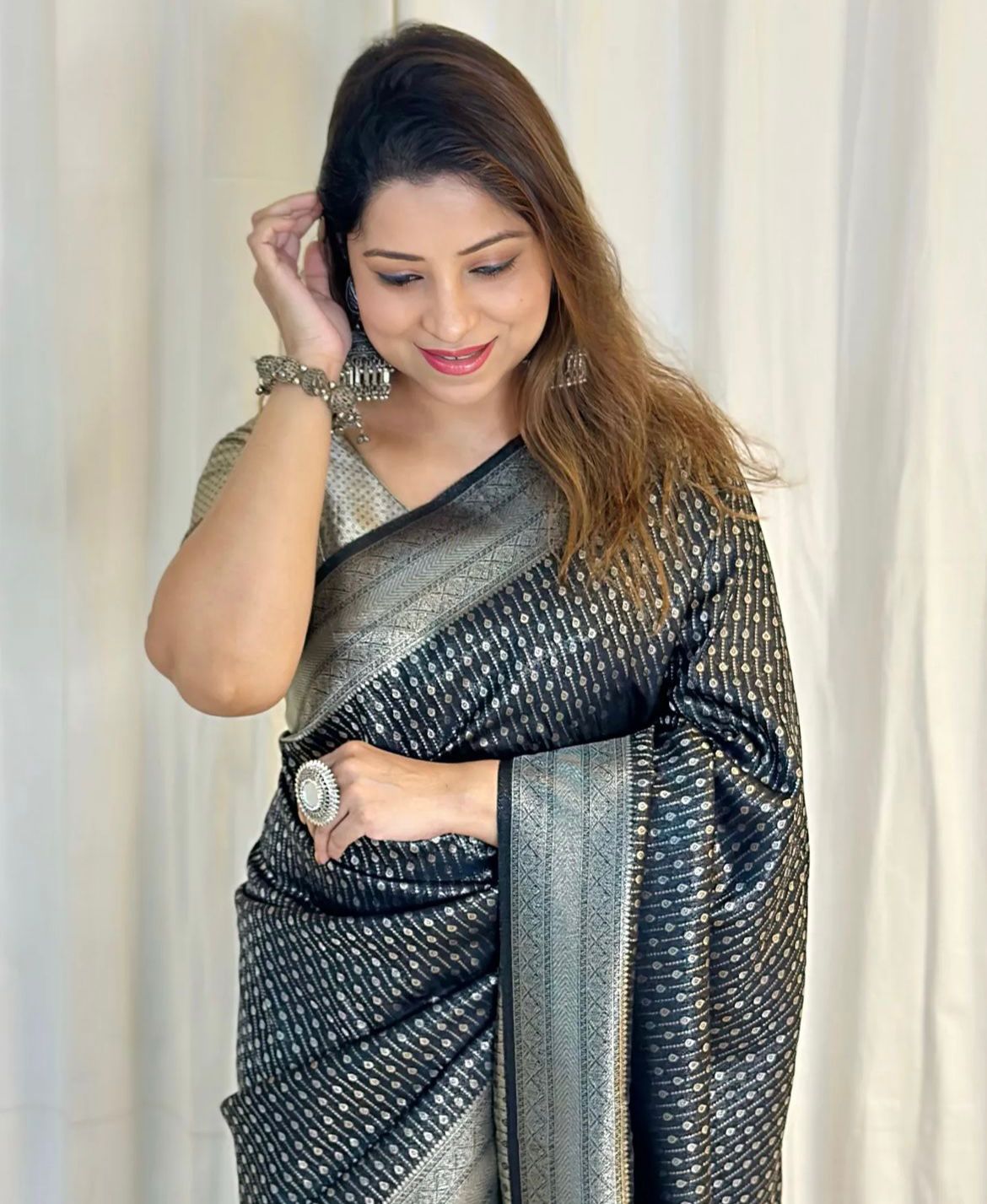Zari Woven Banarasi Silk Saree with Blouse Set