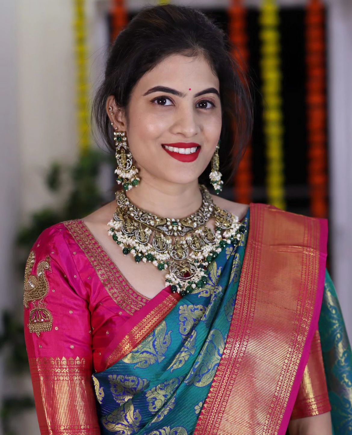 Women Floral Woven Banarasi Silk Saree