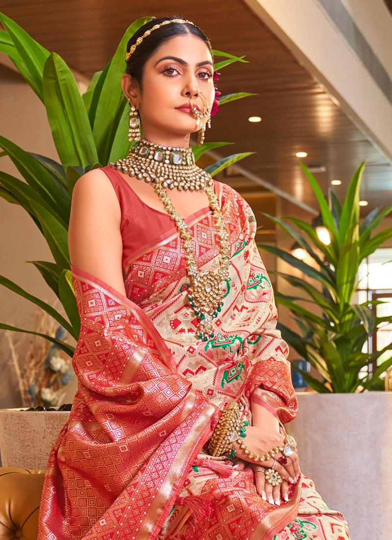 Women Printed Saree with Contrast Border