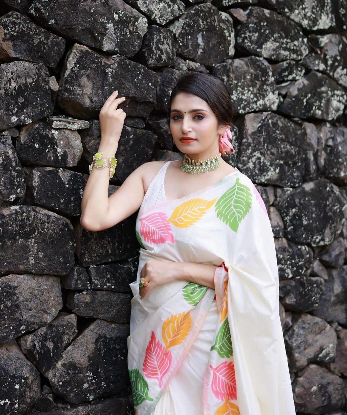 Beautiful Floral leaf Print Art Silk Saree With Golden Stunning Pallu Traditional Saree