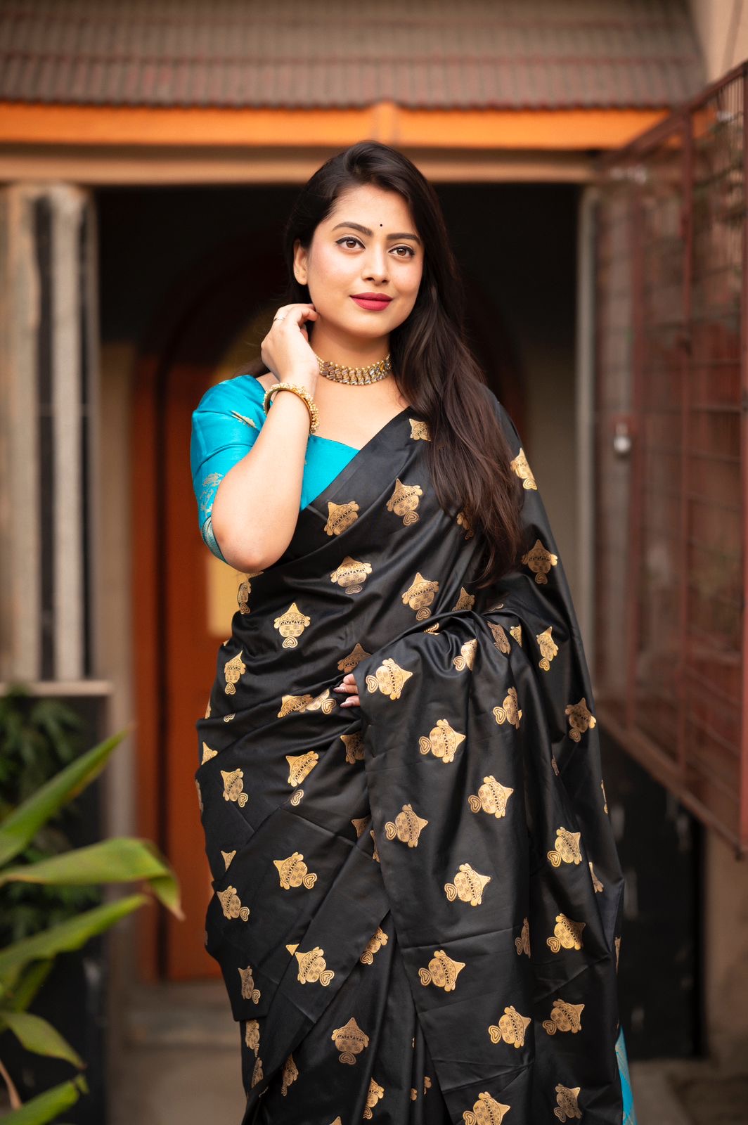 Women's Black Silk Blend Saree with Gold Woven Motifs & Turquoise Blue Contrast Pallu