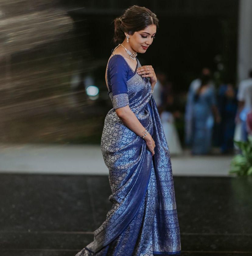 Women Banarasi Silk Saree with Contrast Border