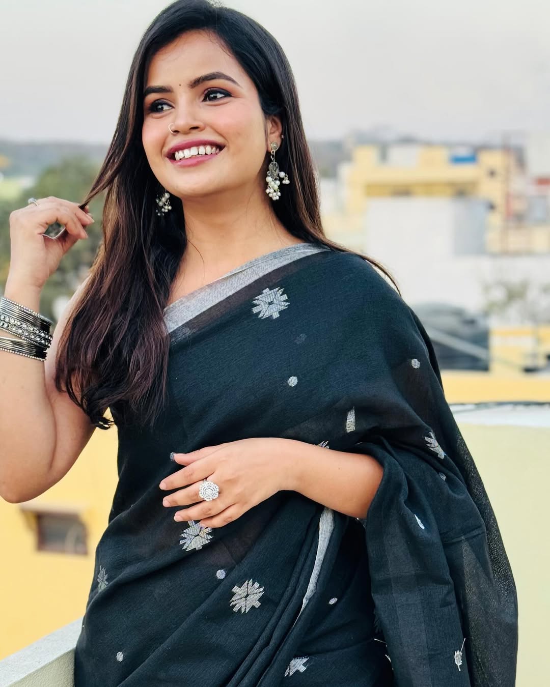 Women's Black Saree with Silver Woven Motifs