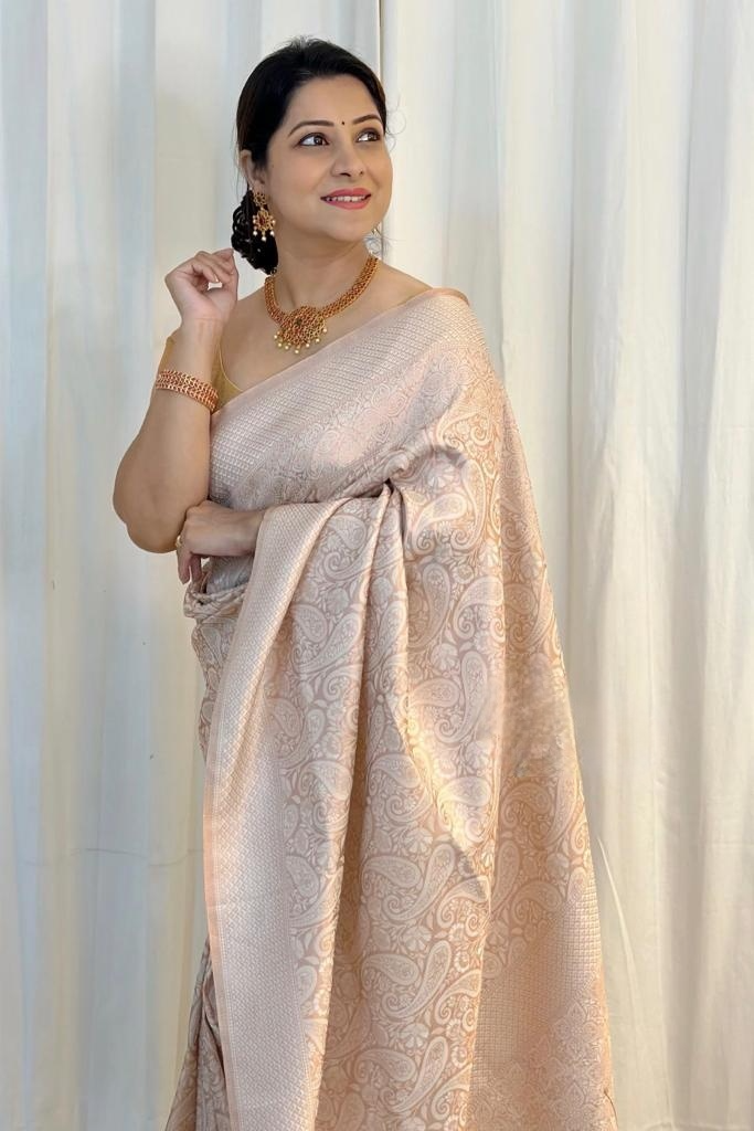 Women Paisley Woven Kanjeevaram Silk Saree with Contrast Border
