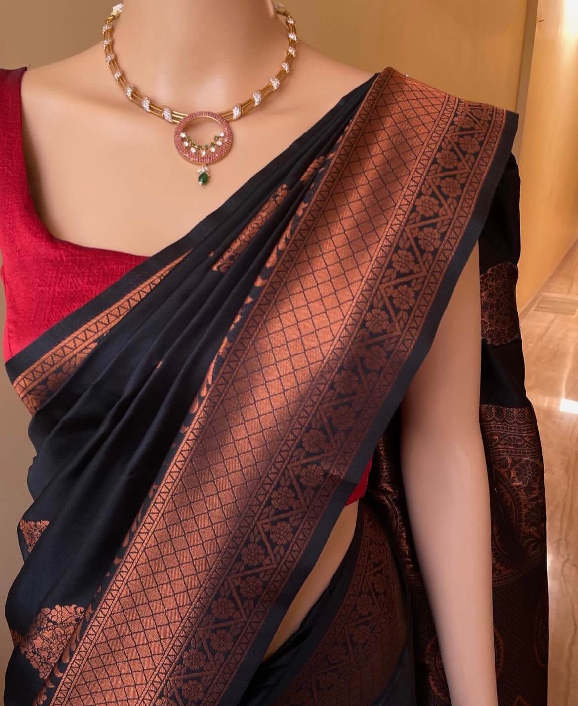 Women Kanjeevaram Saree with Floral Woven Motifs & Contrast Border