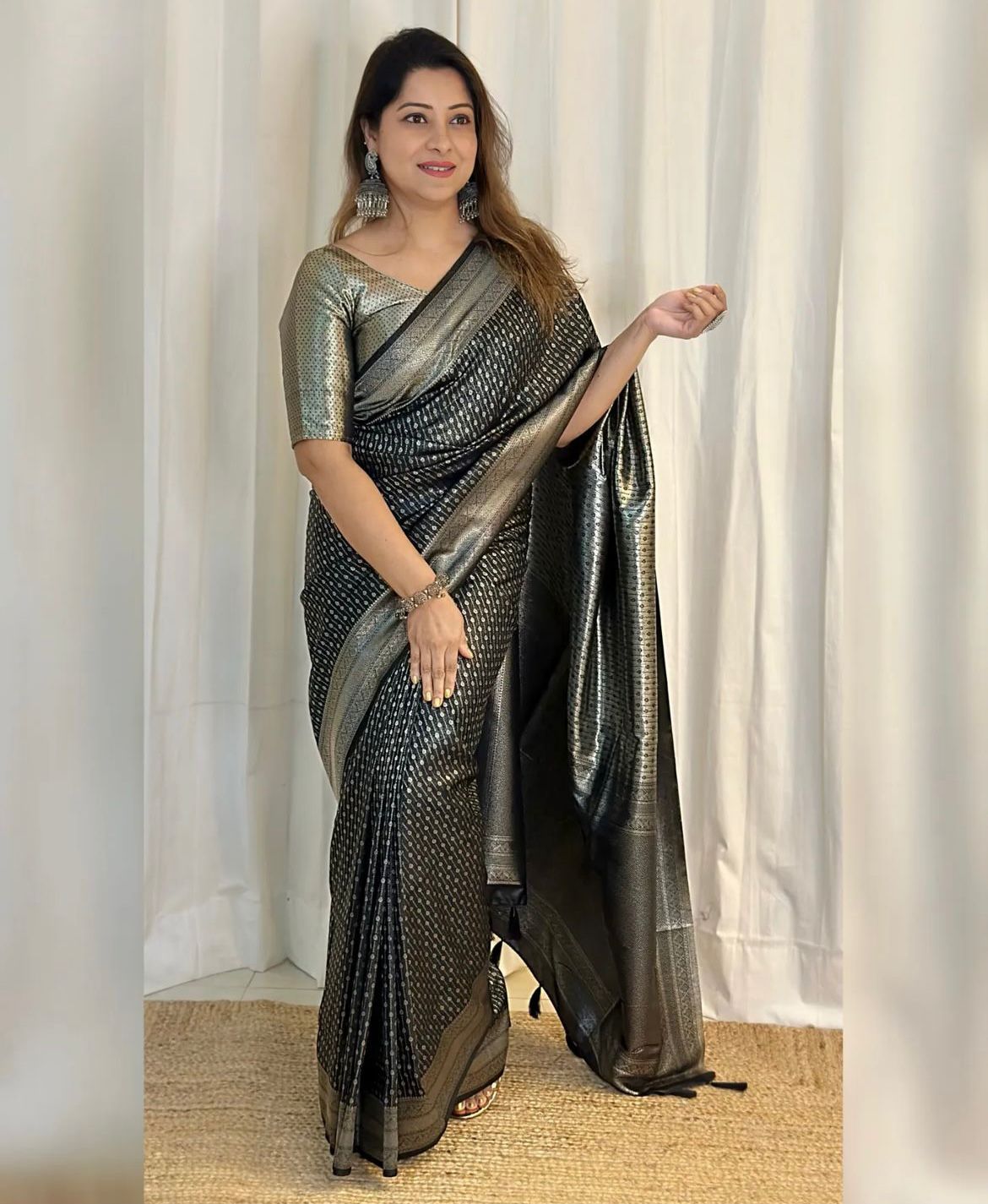 Zari Woven Banarasi Silk Saree with Blouse Set