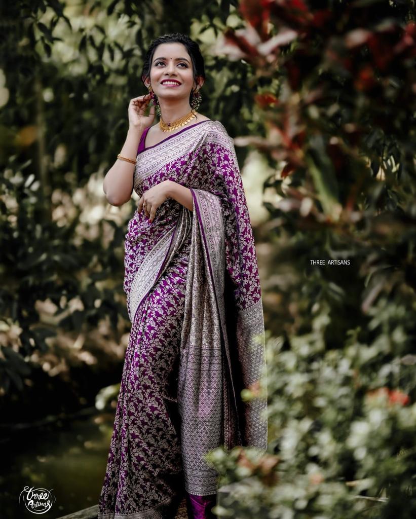 Woven, Embellished, Floral Print, Solid/Plain Kanjivaram Pure Silk, Art Silk Saree (Purple)
