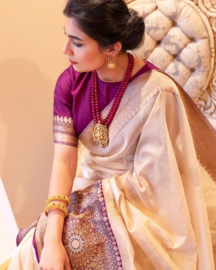 Floral Pattern Saree with Contrast Border