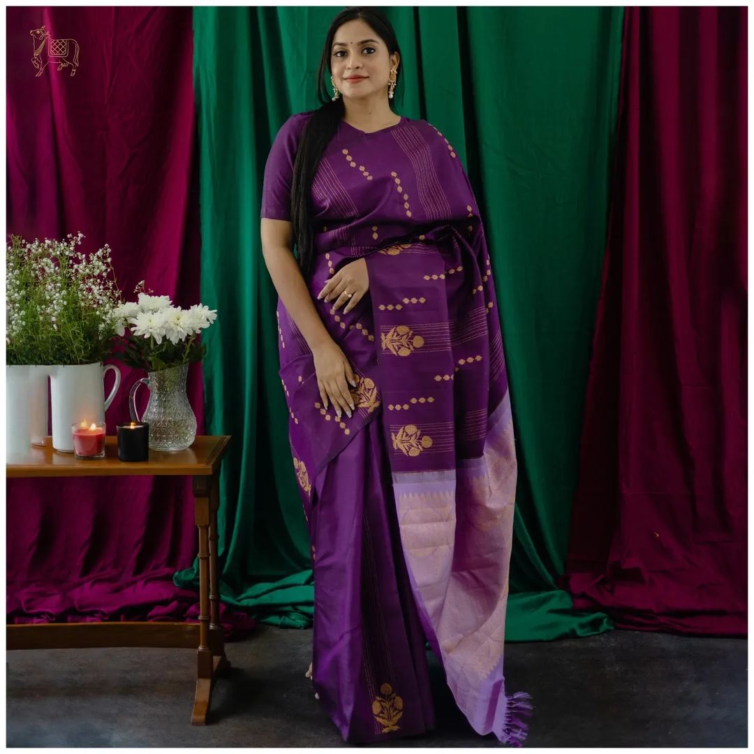 Women Zari Woven Kanjeevaram Saree
