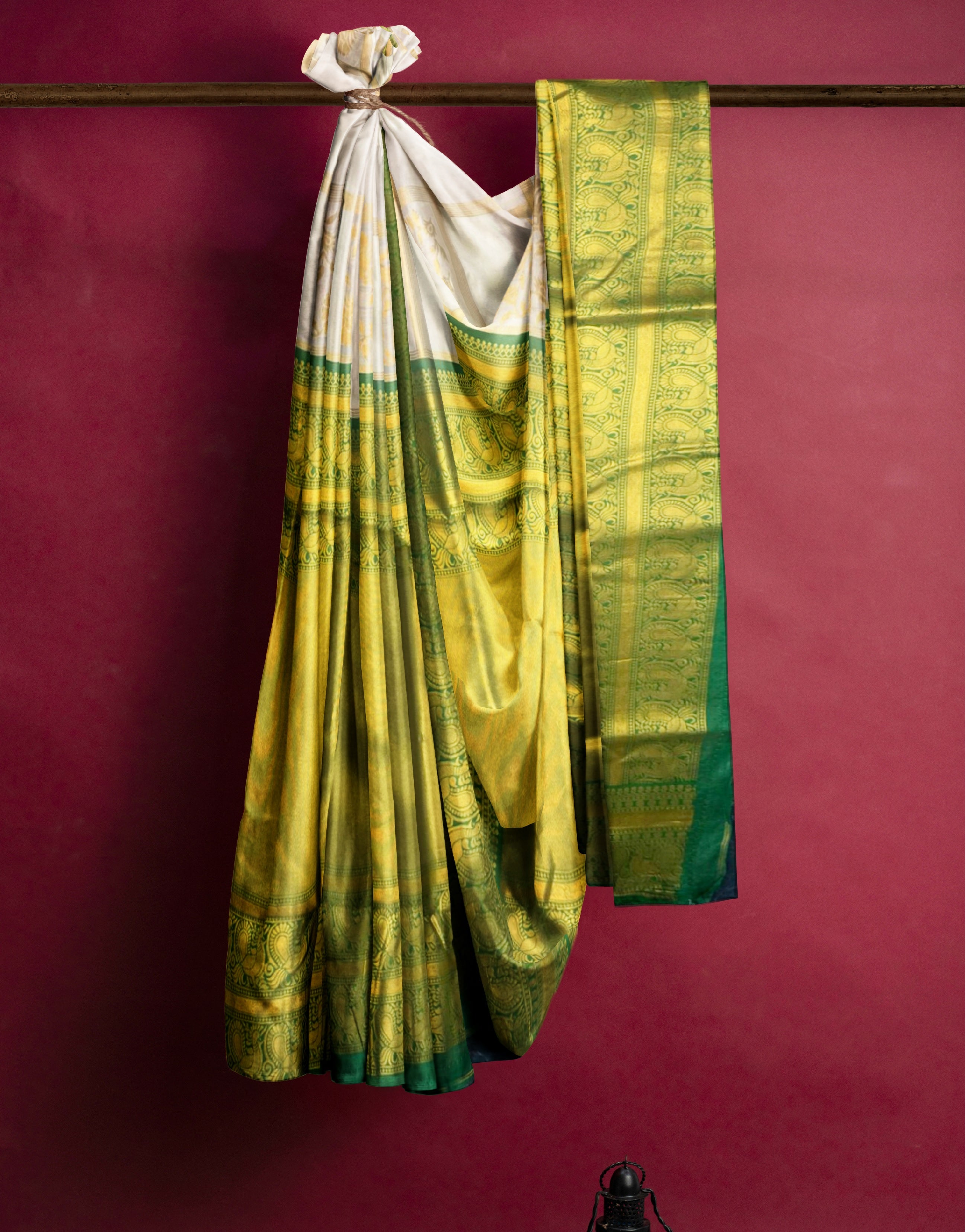 Women Kanjeevaram Woven Saree with Contrast Border