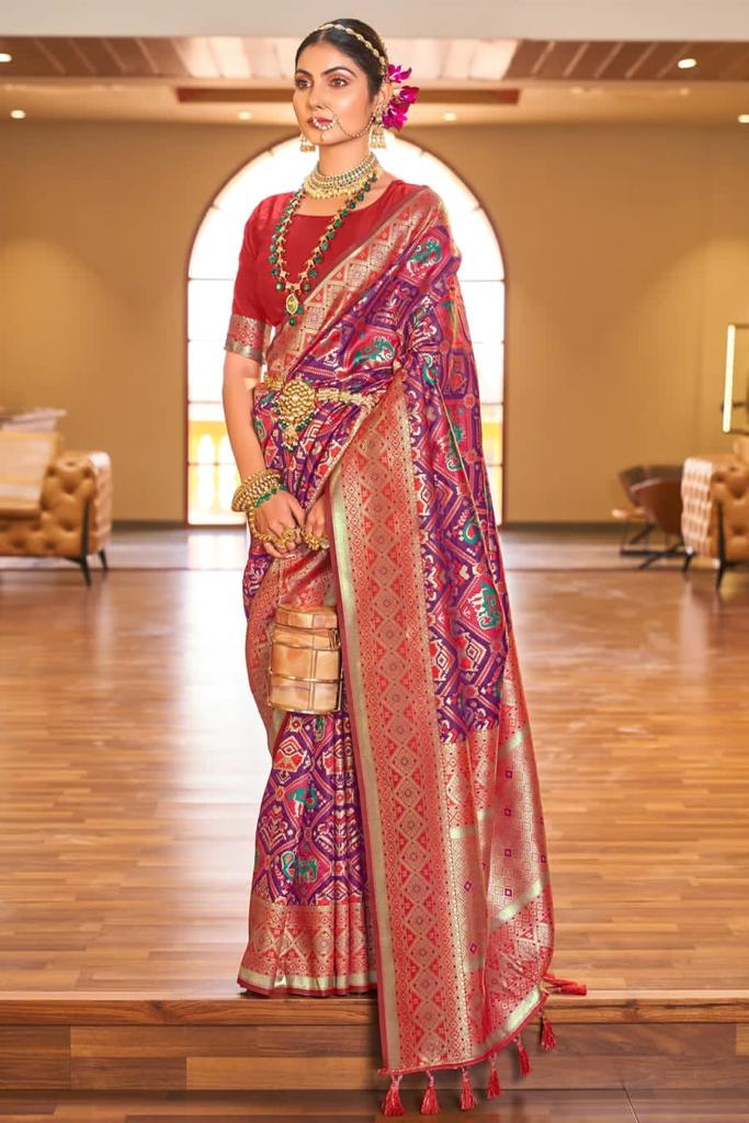 Women Printed Saree with Contrast Border