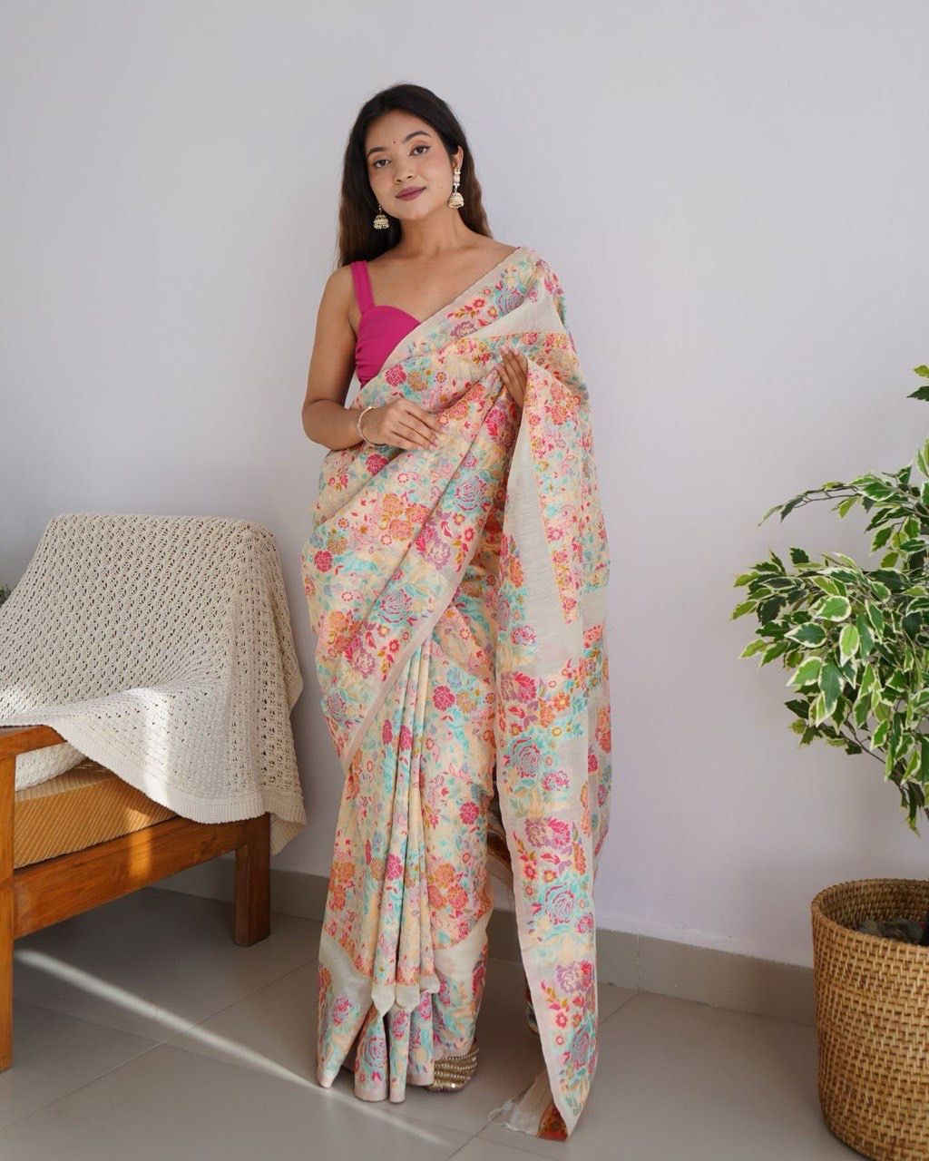 Women Silk Saree with Contrast Border