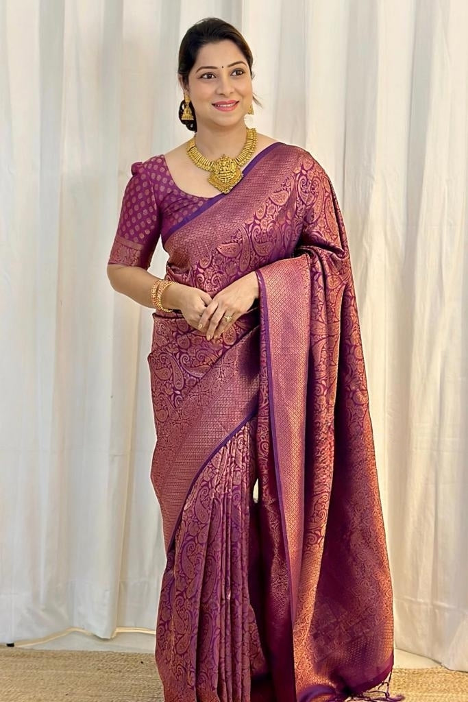 Women Paisley Woven Kanjeevaram Silk Saree with Contrast Border