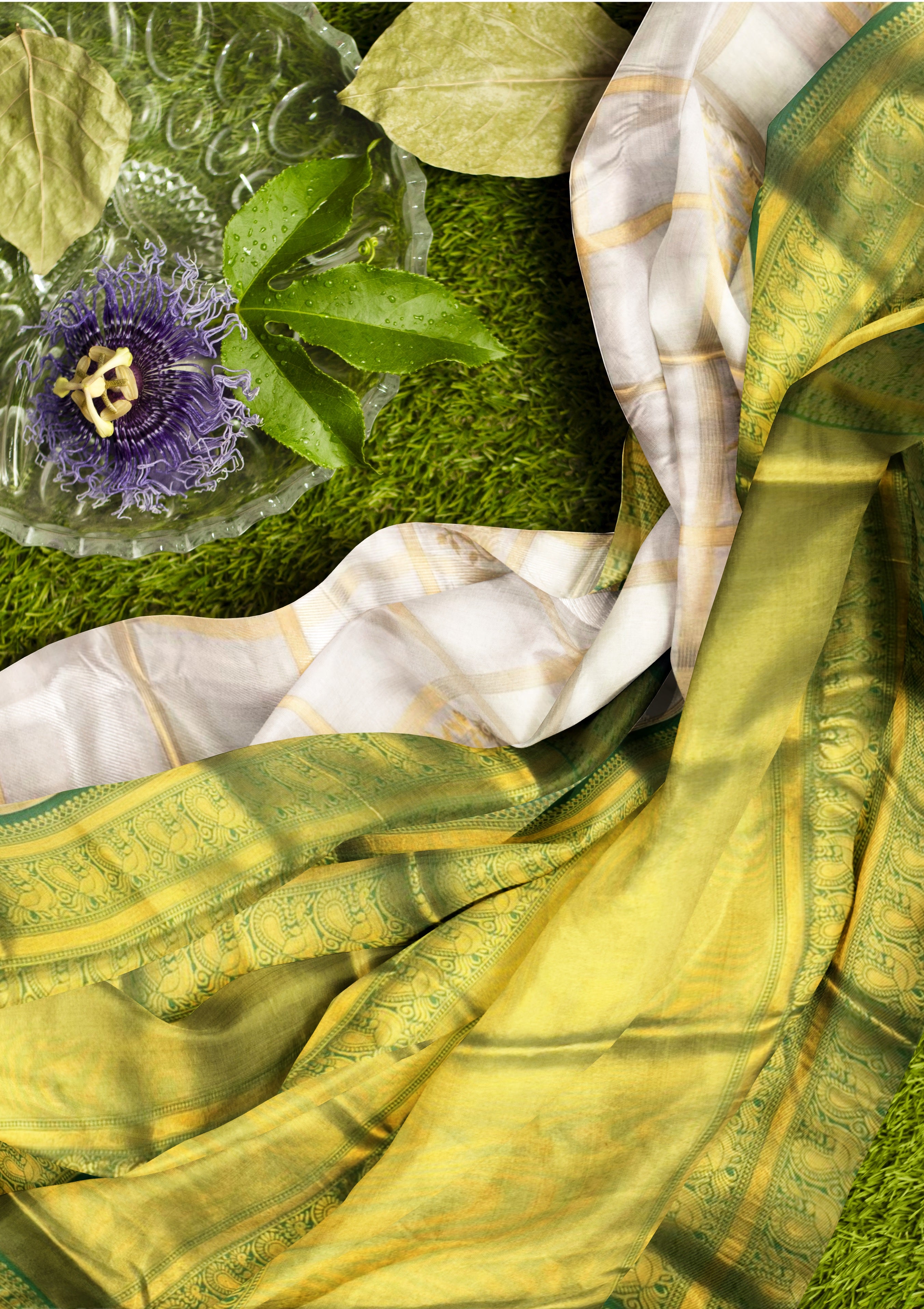 Women Kanjeevaram Woven Saree with Contrast Border