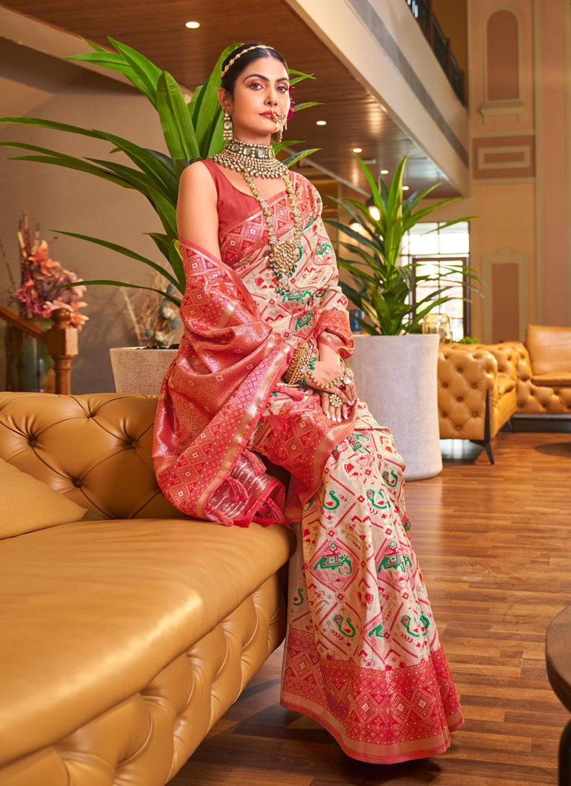 Women Printed Saree with Contrast Border