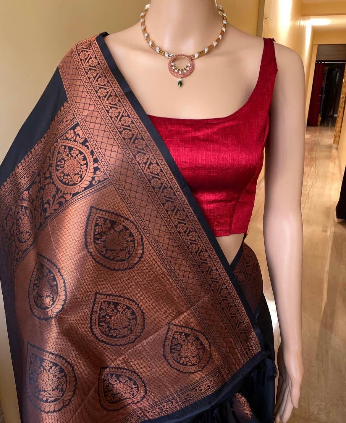 Women Kanjeevaram Saree with Floral Woven Motifs & Contrast Border