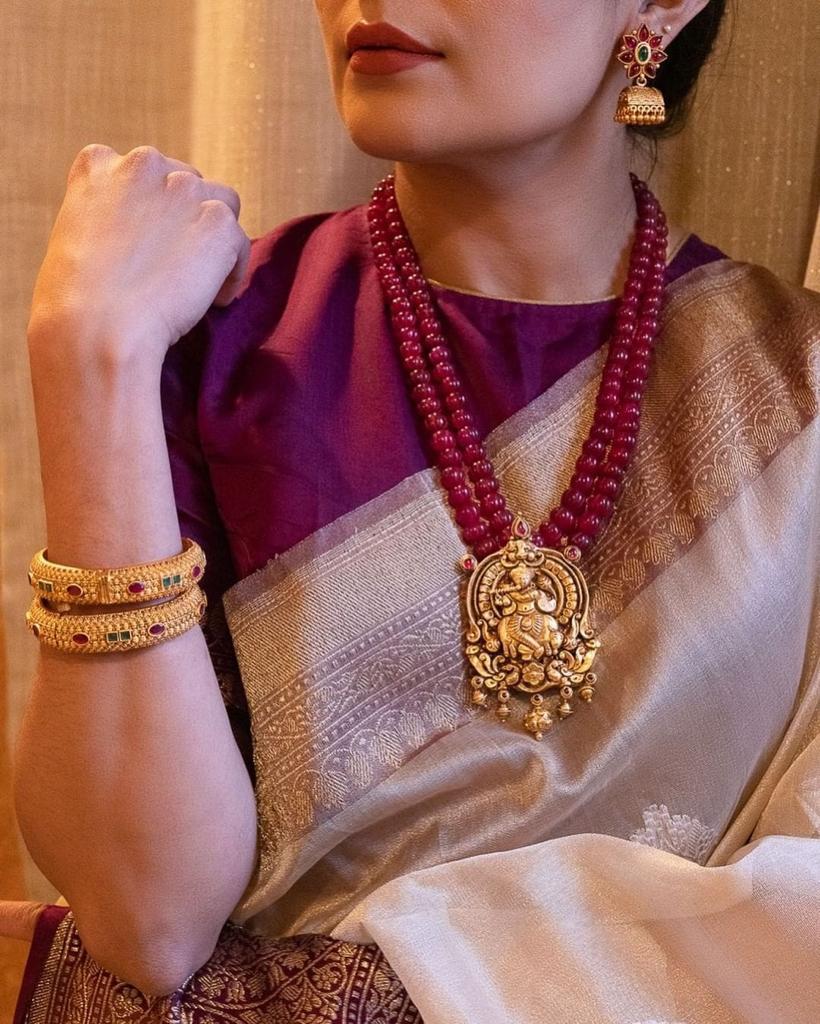 Floral Pattern Saree with Contrast Border