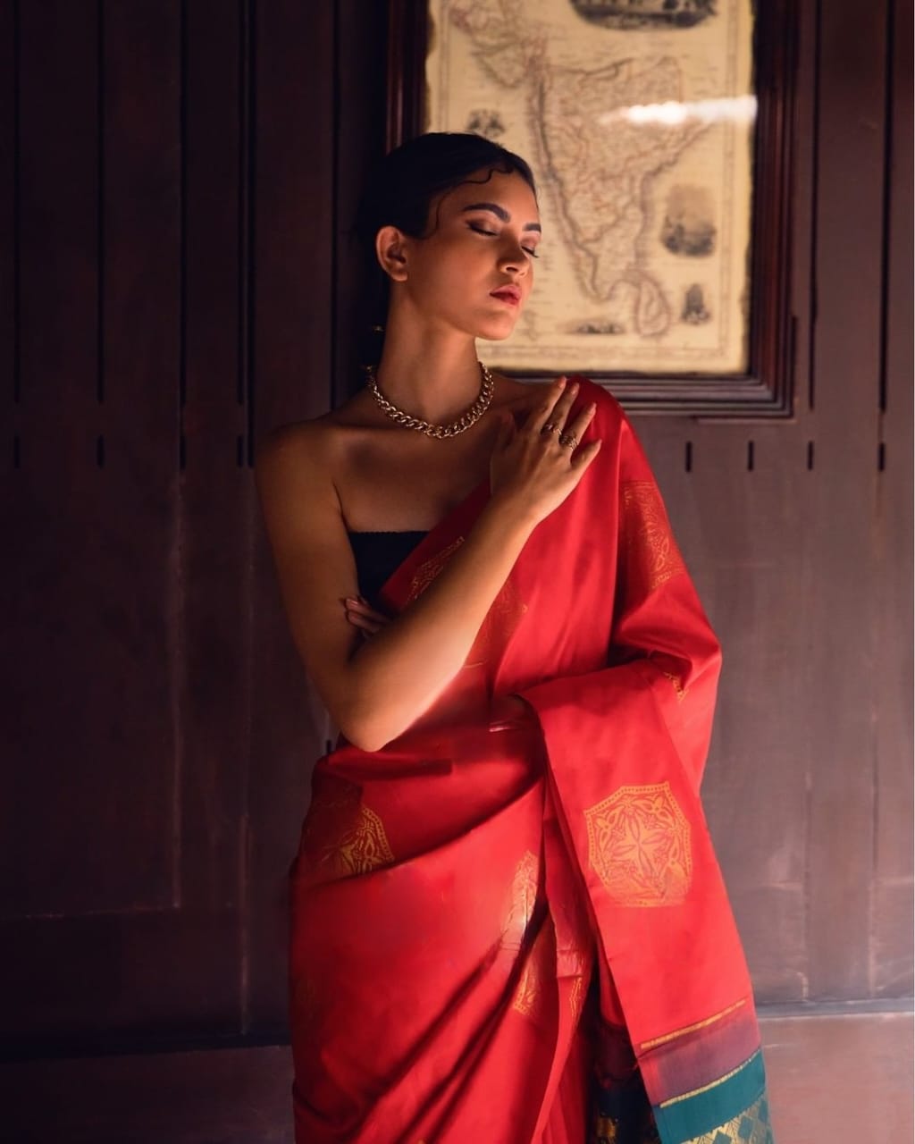 Elegant Crimson Red Silk Saree with Teal Designer Pallu & Zari Detailing