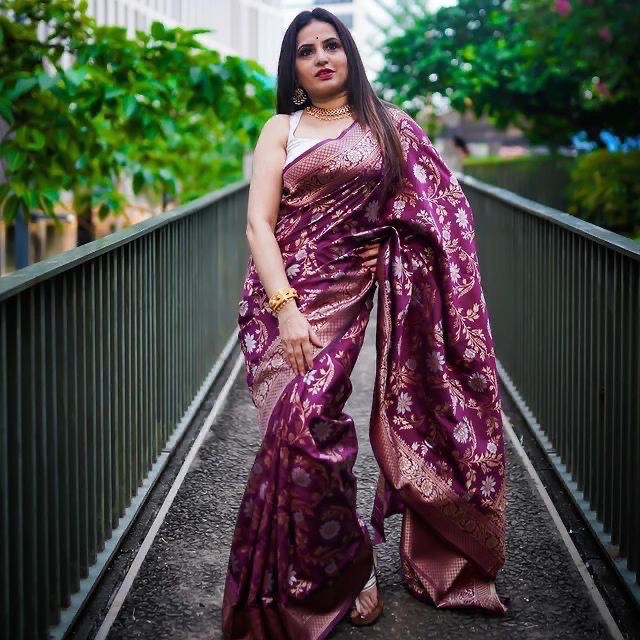 Royal Banarasi Silk Saree with Rich Zari Weaving – Purple & Rose Gold
