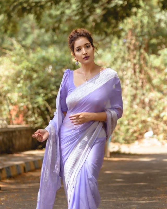 Banarasi Silk Saree with Floral Woven Motifs