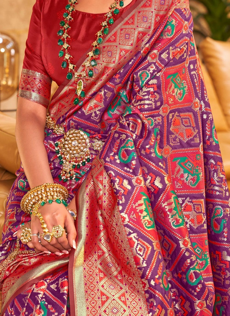 Women Printed Saree with Contrast Border