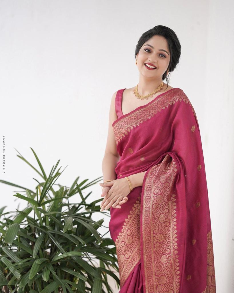 Women Woven Kanjeevaram Silk Saree