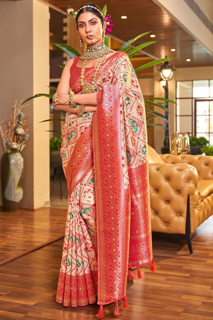 Women Printed Saree with Contrast Border