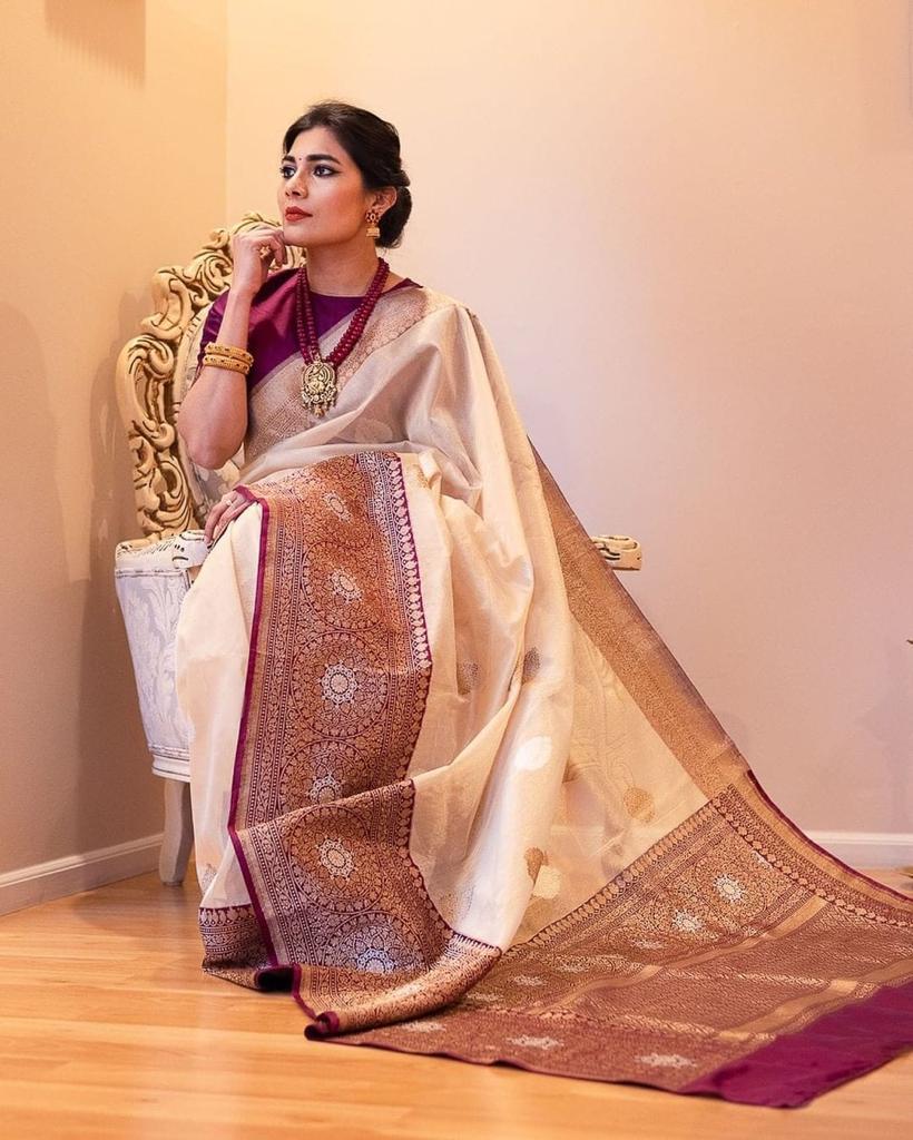 Floral Pattern Saree with Contrast Border
