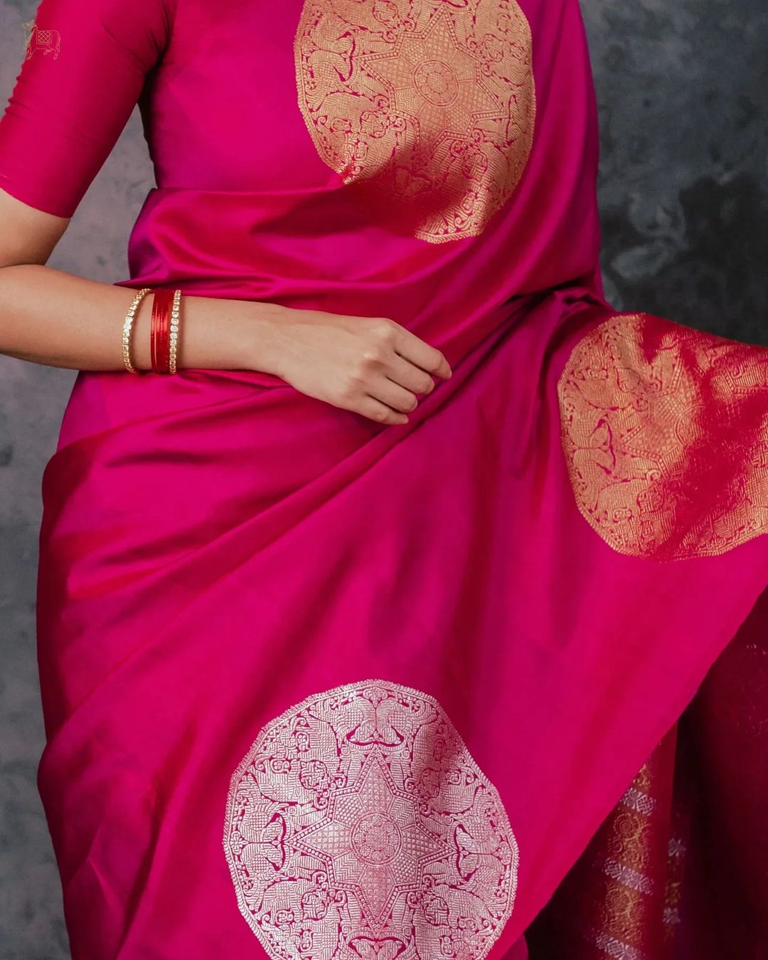 Self Design Banarasi Jacquard Saree (Pink)