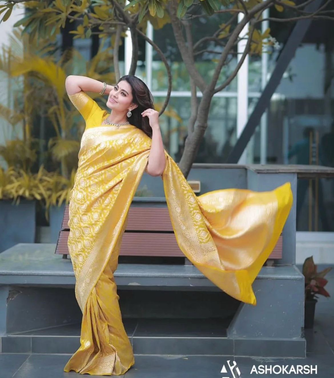 Self Design, Woven Banarasi Jacquard Saree (Yellow)