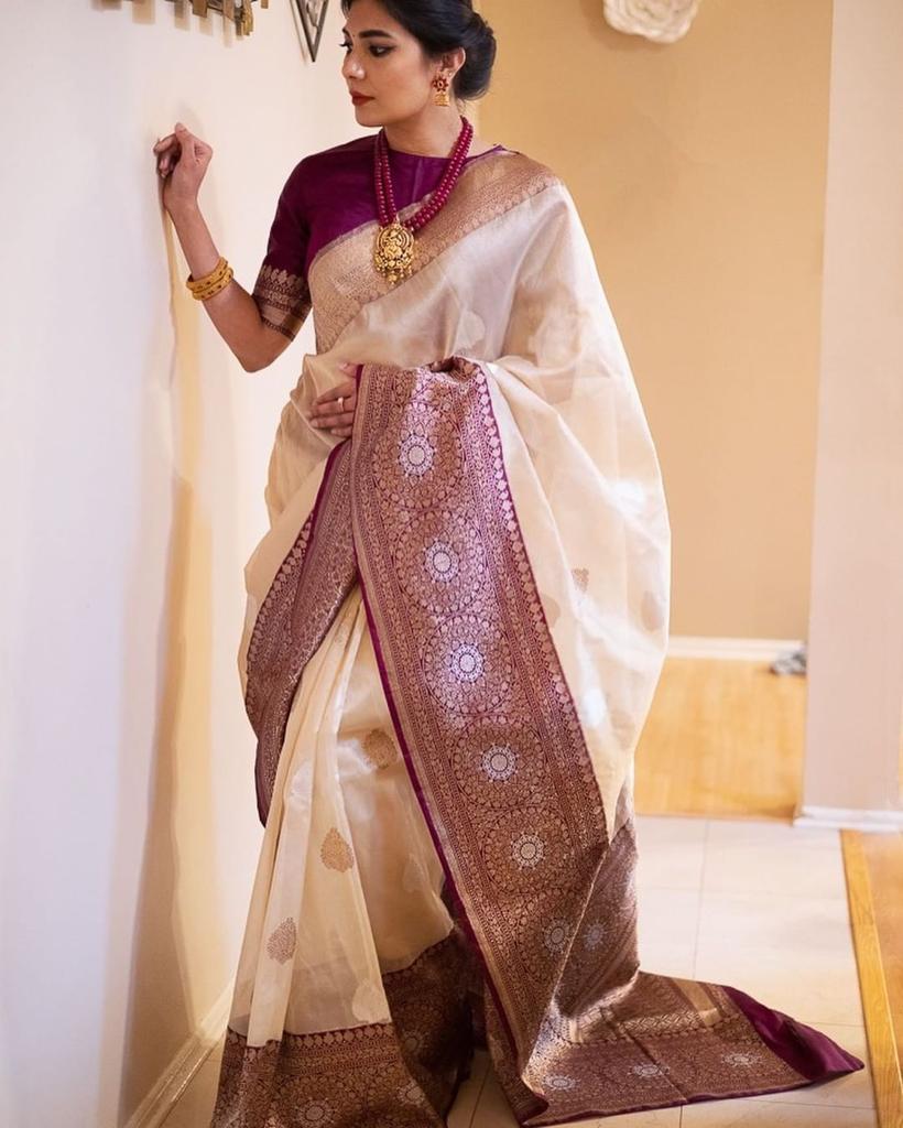 Floral Pattern Saree with Contrast Border