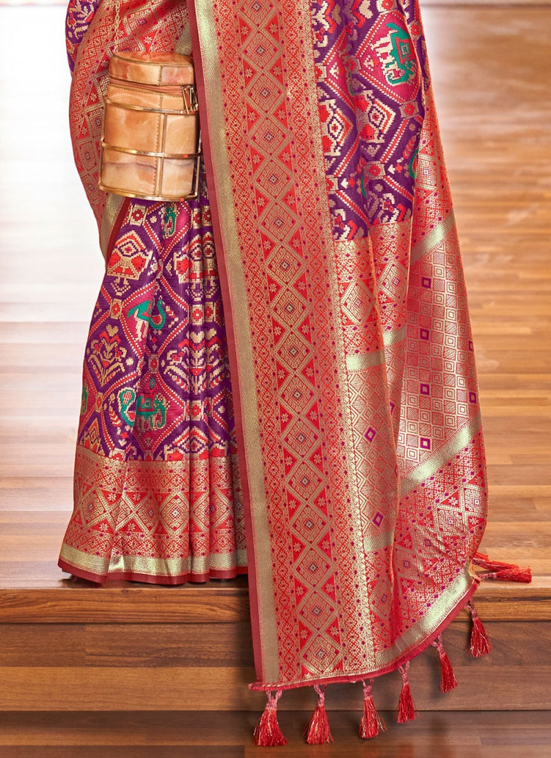 Women Printed Saree with Contrast Border