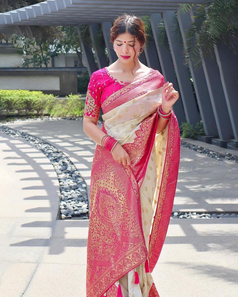 Women Floral Woven Saree with Contrast Border