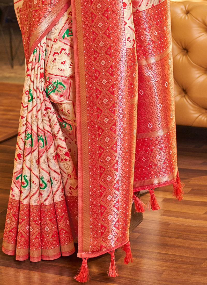 Women Printed Saree with Contrast Border