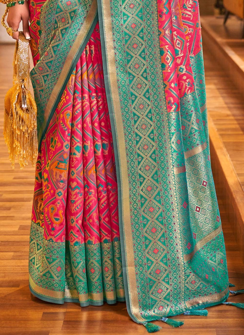 Women Printed Saree with Contrast Border